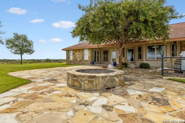 2655 CR 233 Gillett, TX 78116