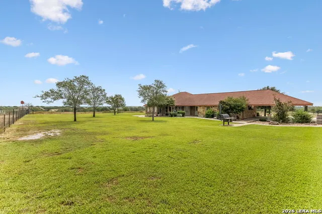 2655 CR 233 Gillett, TX 78116