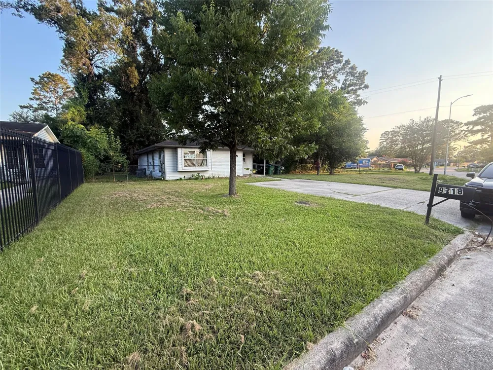 9318 Sterlingshire Street Houston, TX 77078