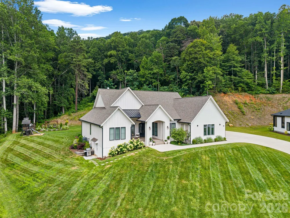 30 Bridgeway Drive Candler, NC 28715