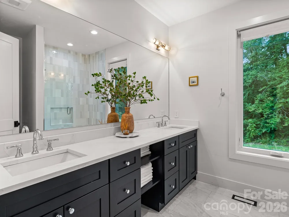 30 Bridgeway Drive Candler, NC 28715