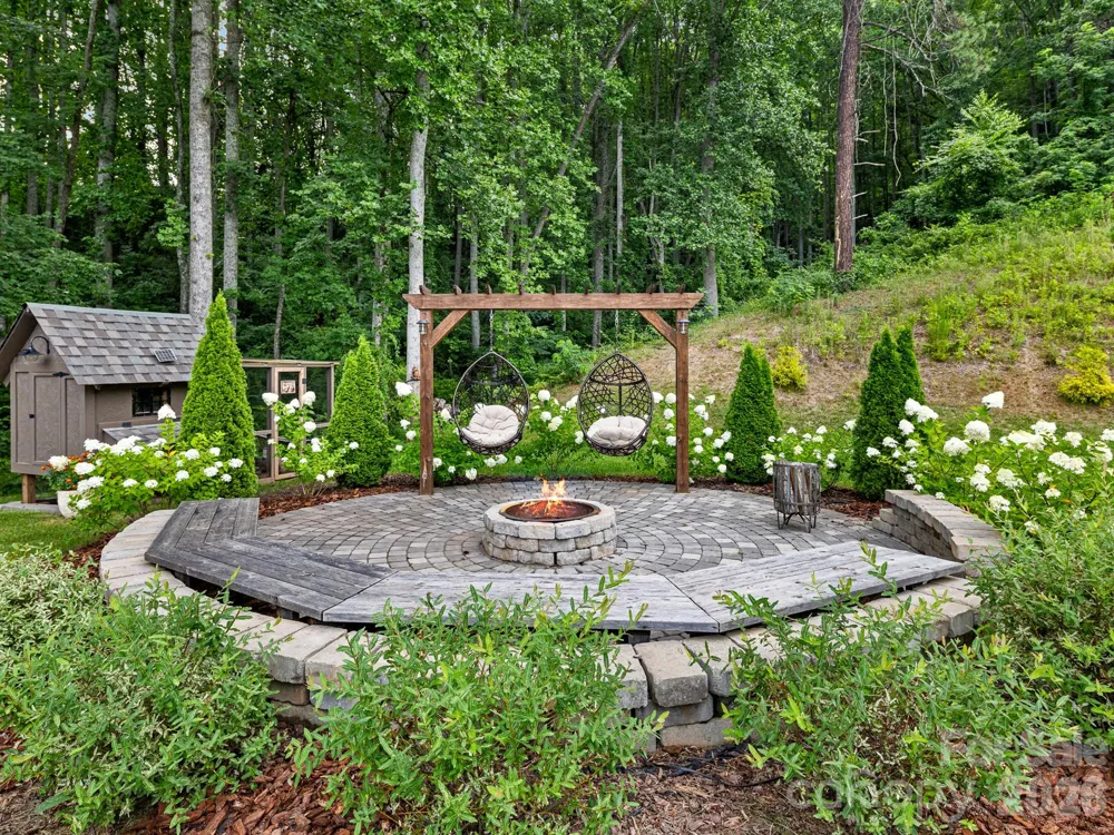 30 Bridgeway Drive Candler, NC 28715