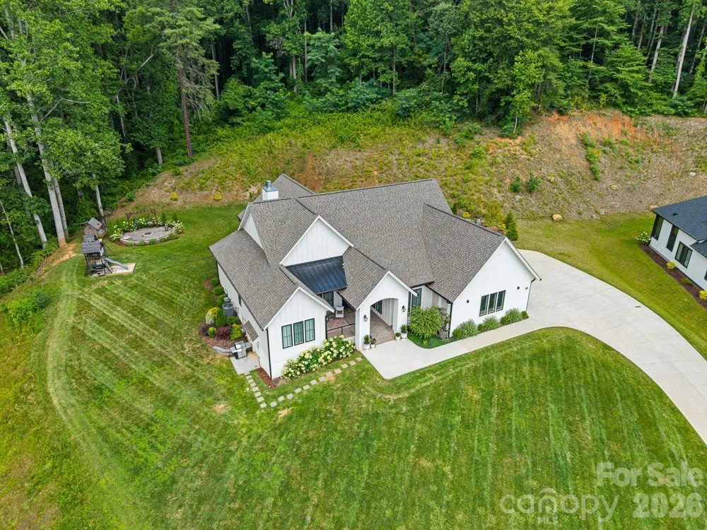 30 Bridgeway Drive Candler, NC 28715