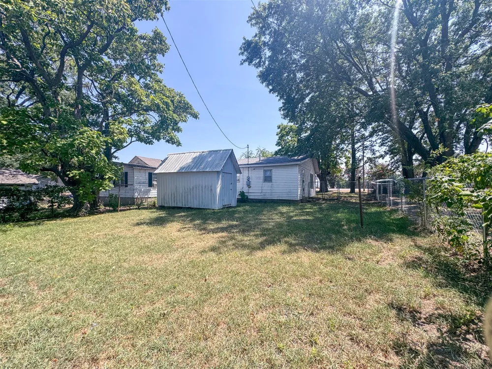 539 W 1st Street Konawa, OK 74849