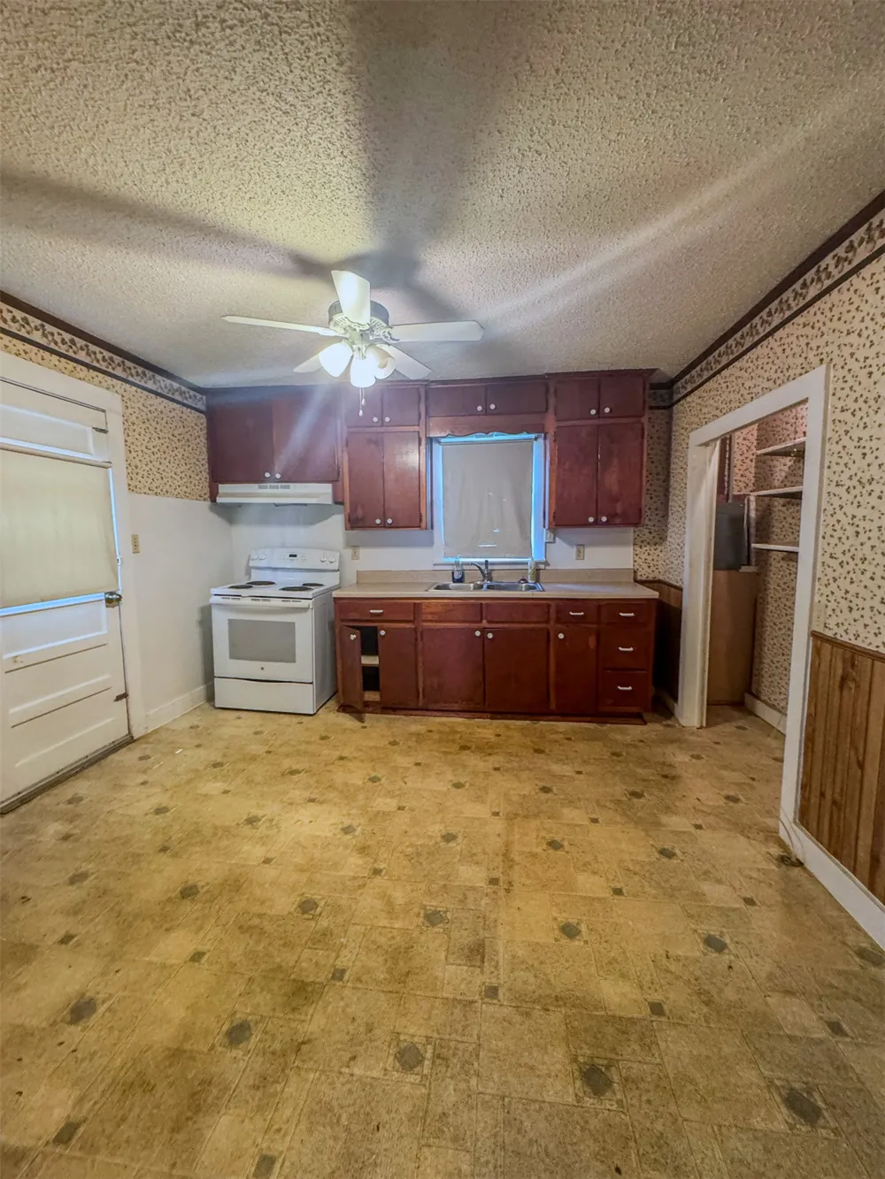 539 W 1st Street Konawa, OK 74849