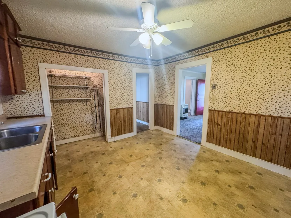 539 W 1st Street Konawa, OK 74849