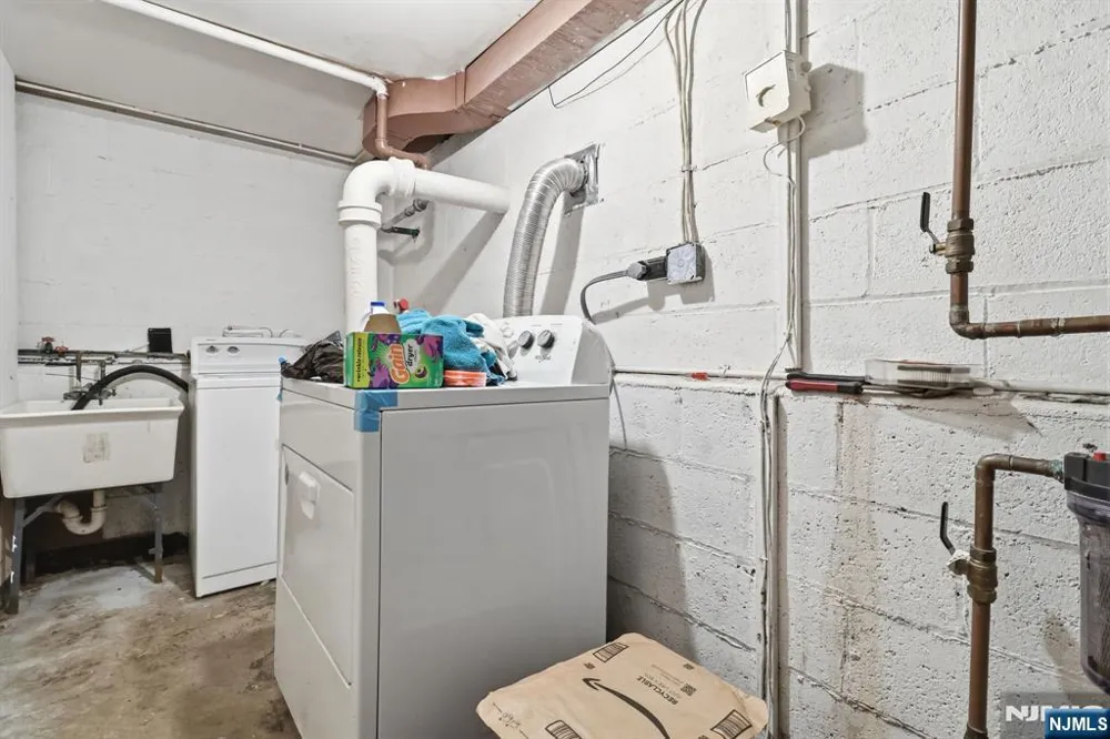 312 Stuyvesant Avenue Newark, NJ 07106