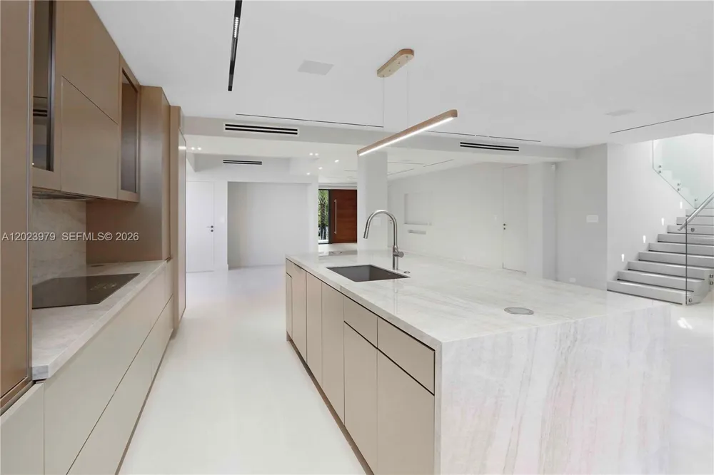 330 SW 19th Rd Miami, FL 33129