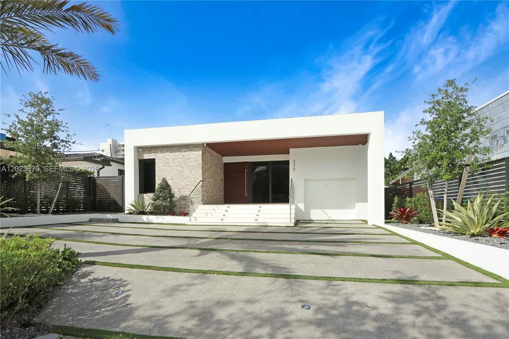 330 SW 19th Rd Miami, FL 33129