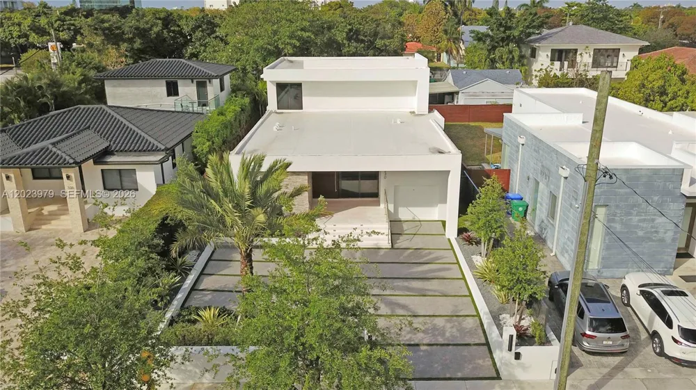 330 SW 19th Rd Miami, FL 33129
