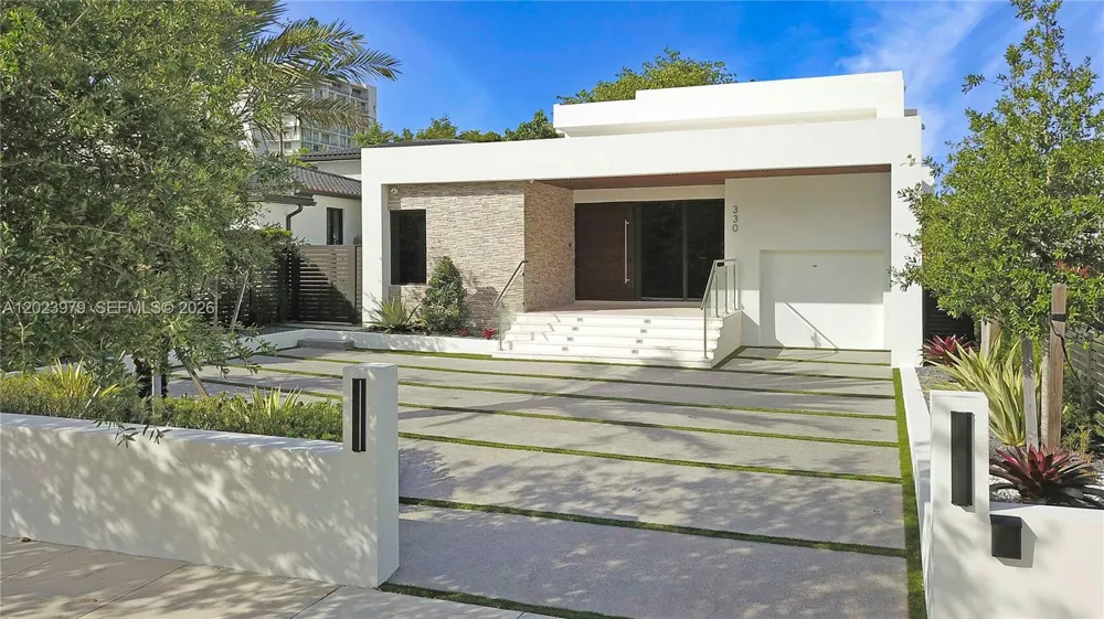 330 SW 19th Rd Miami, FL 33129