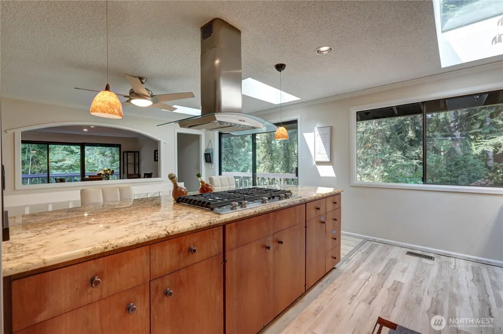 901 129th Place NE Bellevue, WA 98005