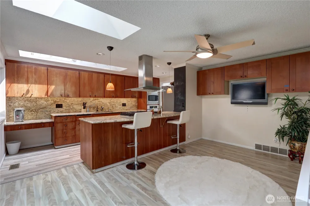 901 129th Place NE Bellevue, WA 98005