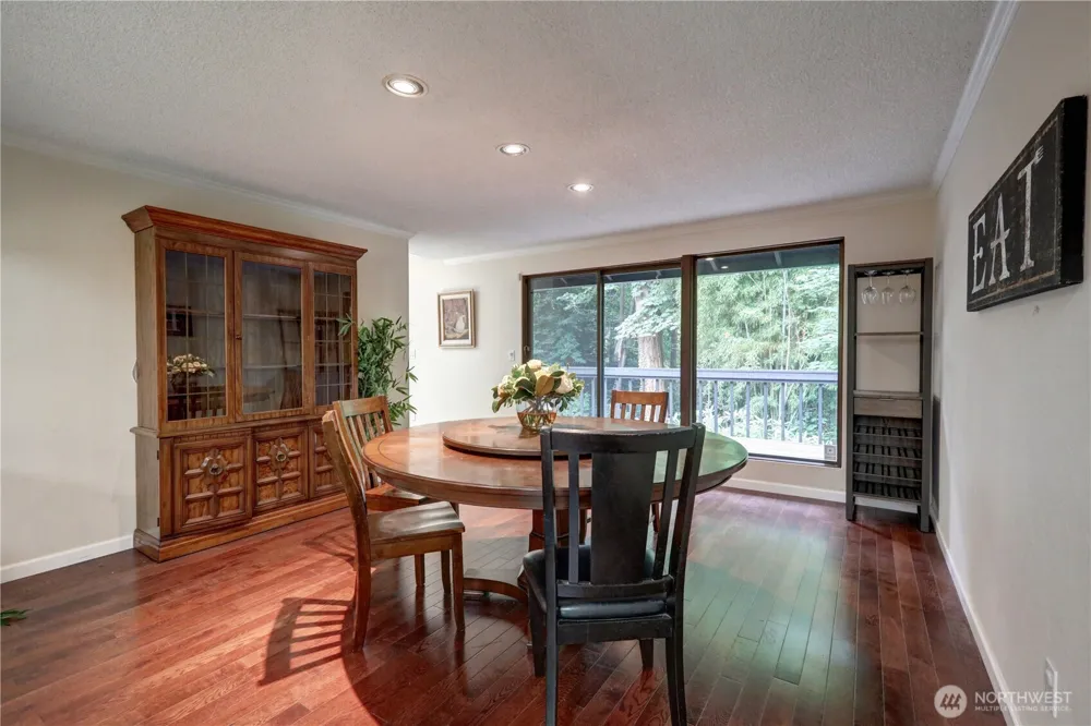 901 129th Place NE Bellevue, WA 98005