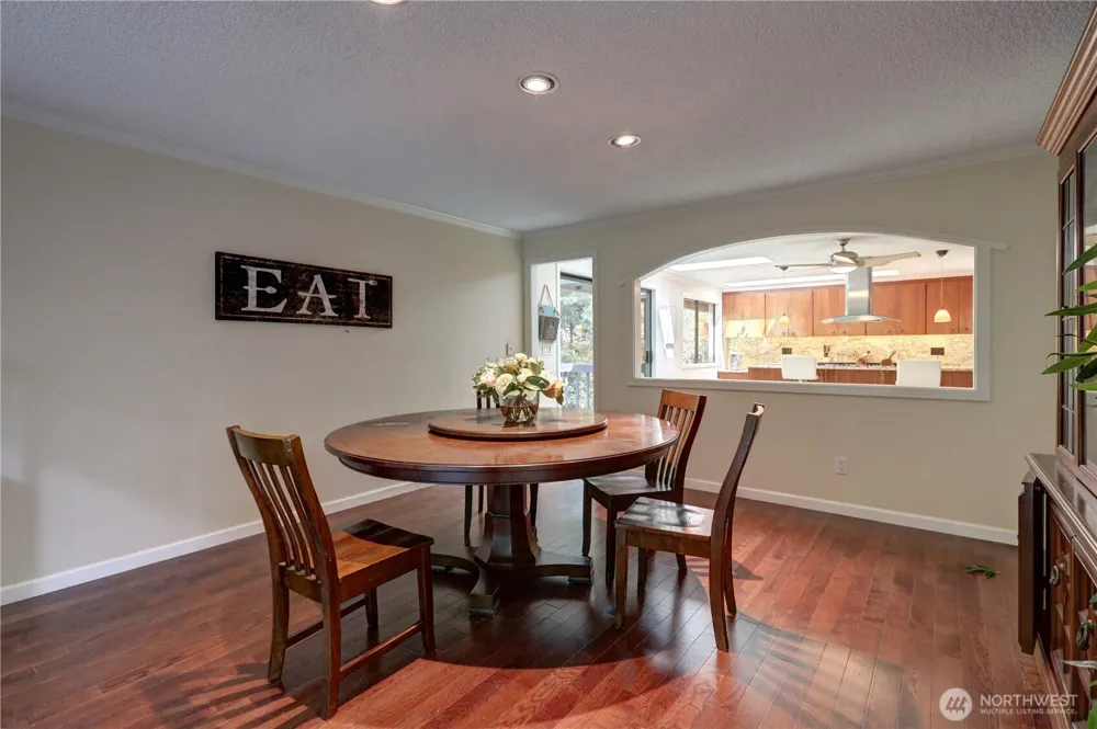 901 129th Place NE Bellevue, WA 98005