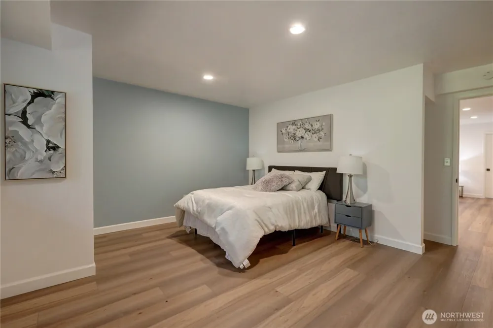 901 129th Place NE Bellevue, WA 98005
