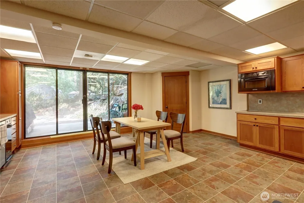 901 129th Place NE Bellevue, WA 98005