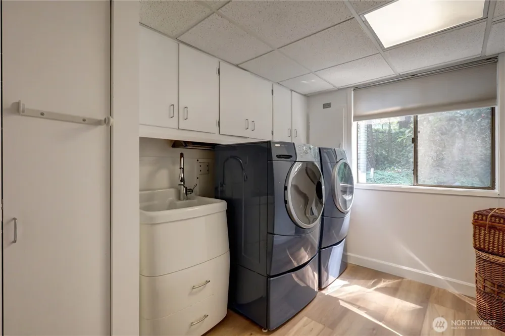 901 129th Place NE Bellevue, WA 98005