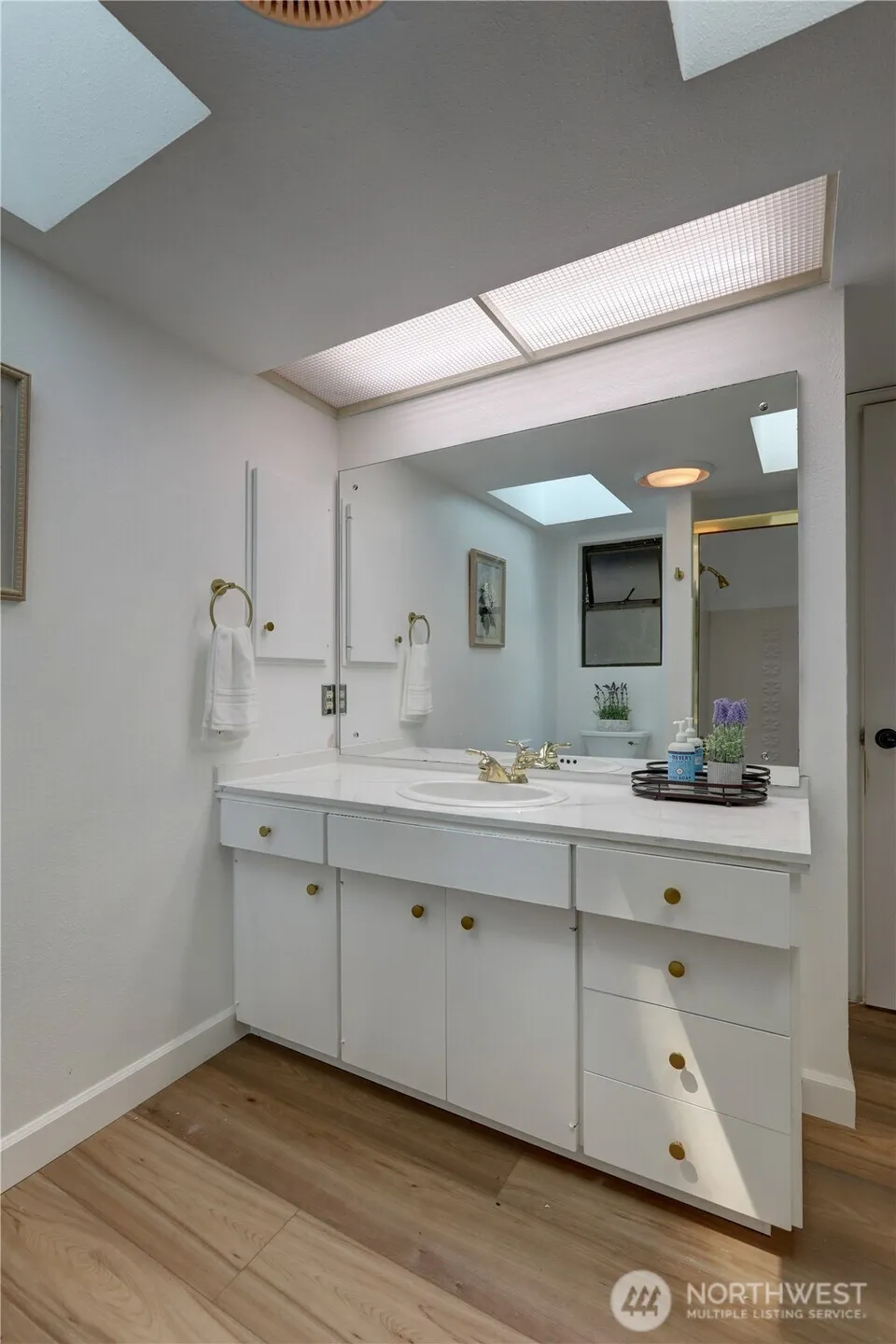 901 129th Place NE Bellevue, WA 98005