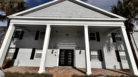 205 LEWFIELD CIRCLE #205