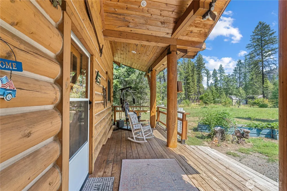 3733 V Sand Creek Road Kettle Falls, WA 99141