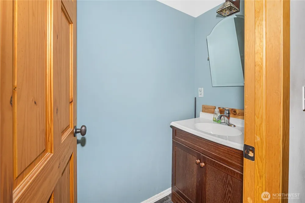 3733 V Sand Creek Road Kettle Falls, WA 99141