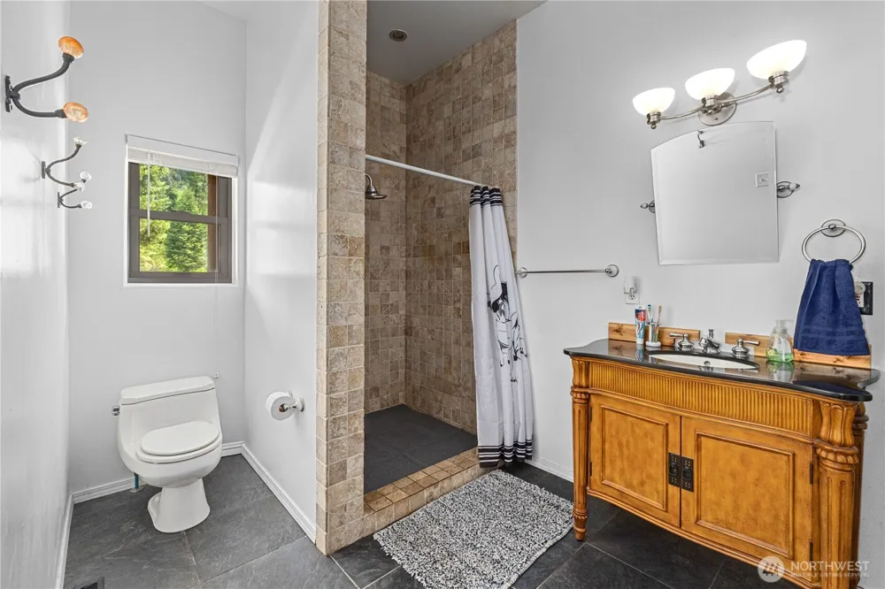 3733 V Sand Creek Road Kettle Falls, WA 99141