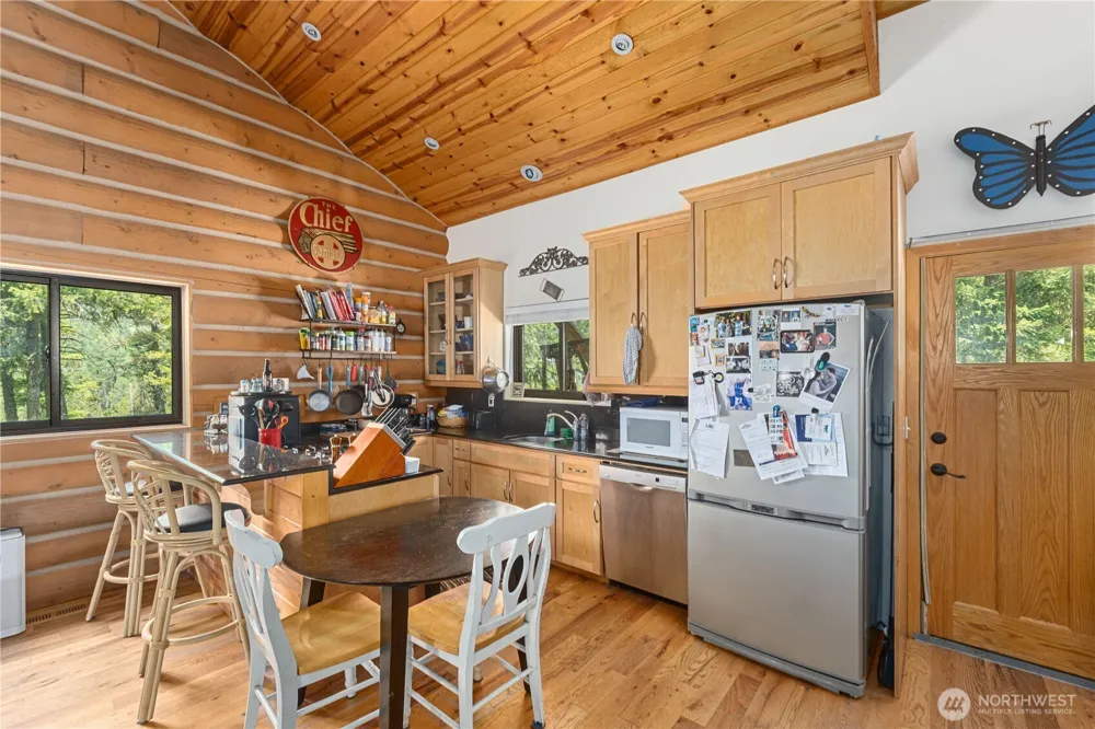 3733 V Sand Creek Road Kettle Falls, WA 99141