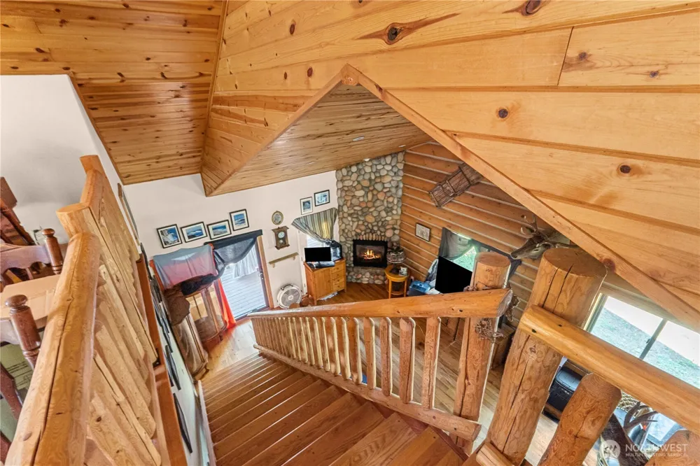 3733 V Sand Creek Road Kettle Falls, WA 99141