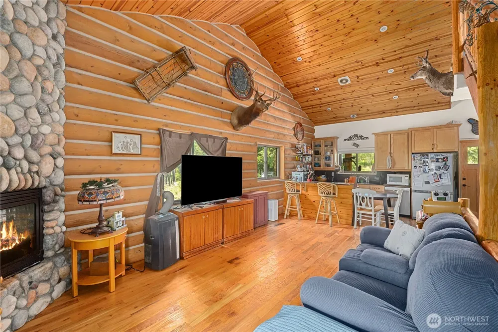 3733 V Sand Creek Road Kettle Falls, WA 99141