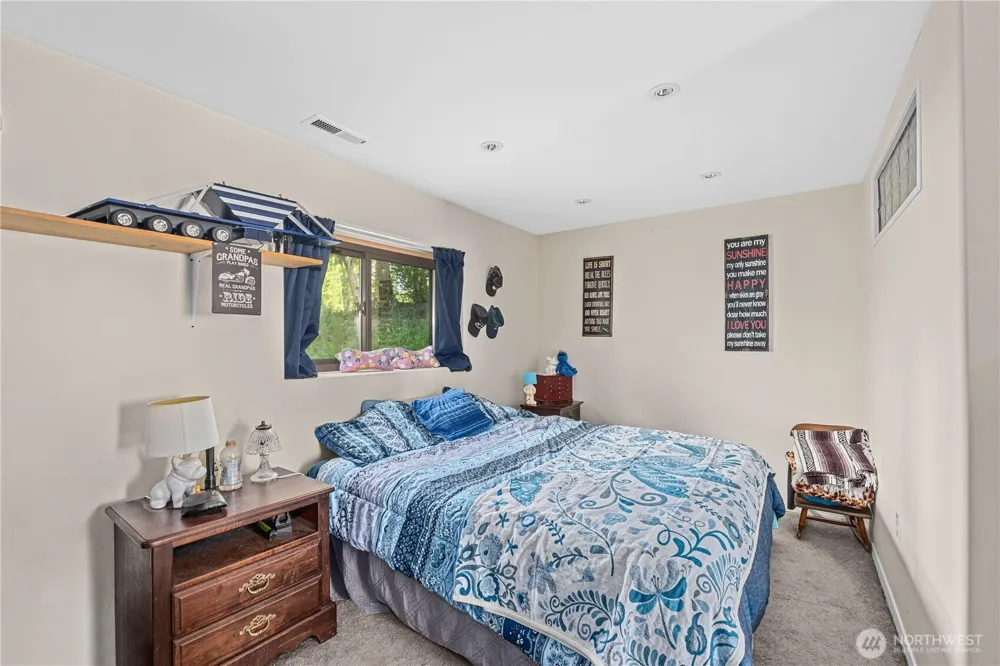 3733 V Sand Creek Road Kettle Falls, WA 99141