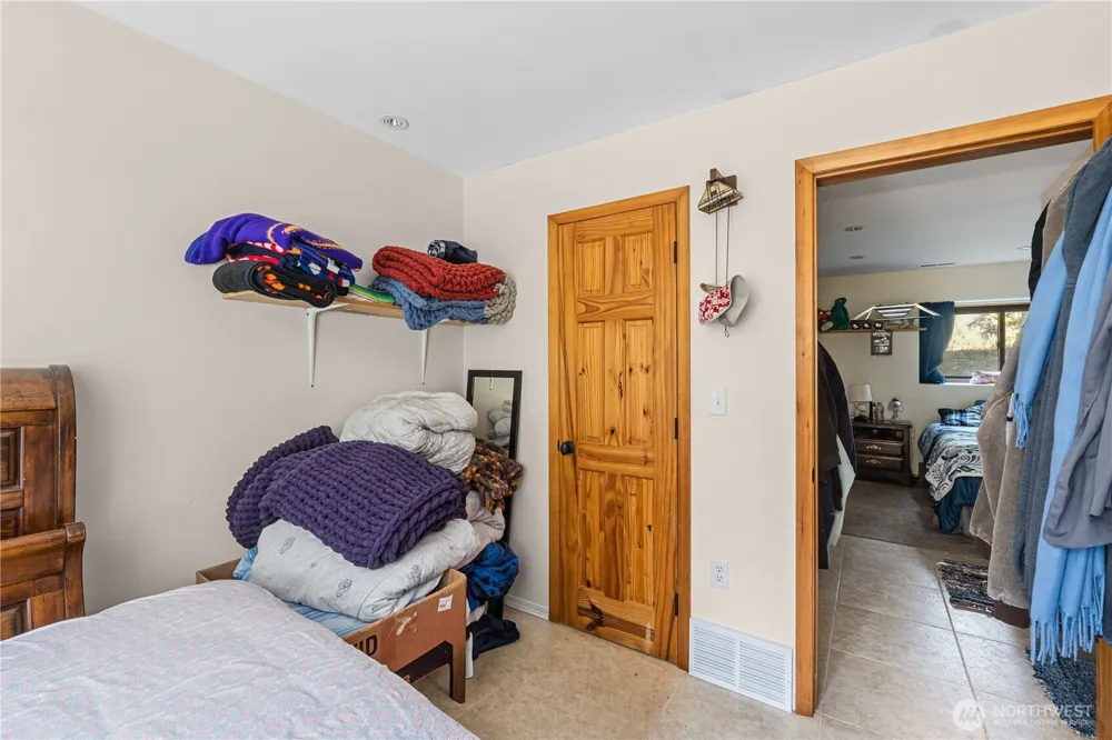 3733 V Sand Creek Road Kettle Falls, WA 99141