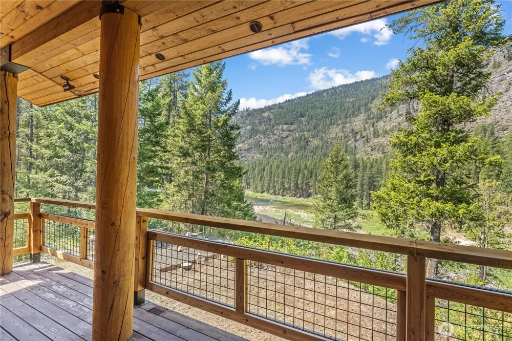 3733 V Sand Creek Road Kettle Falls, WA 99141