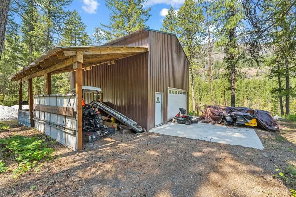 3733 V Sand Creek Road Kettle Falls, WA 99141