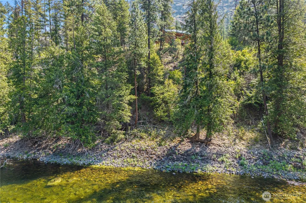 3733 V Sand Creek Road Kettle Falls, WA 99141
