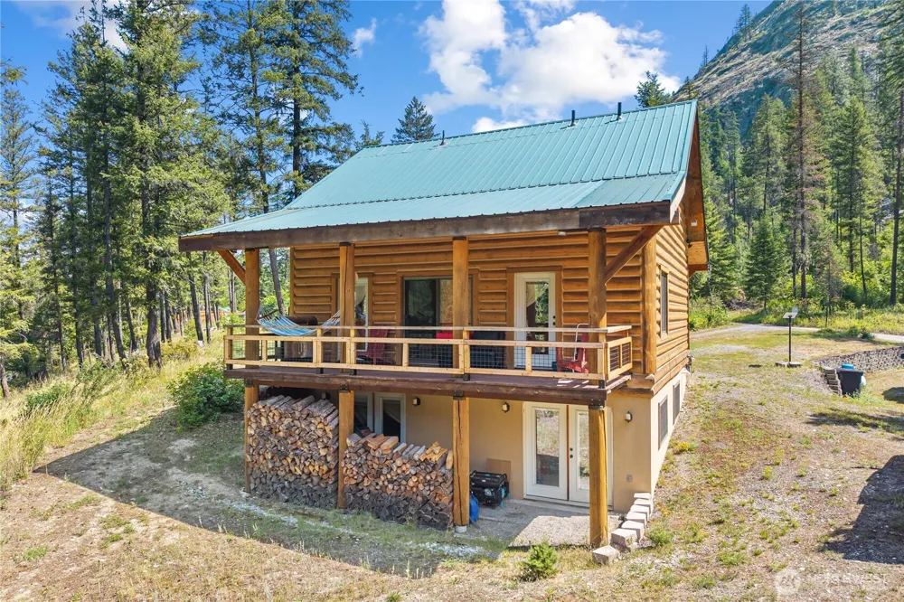 3733 V Sand Creek Road Kettle Falls, WA 99141