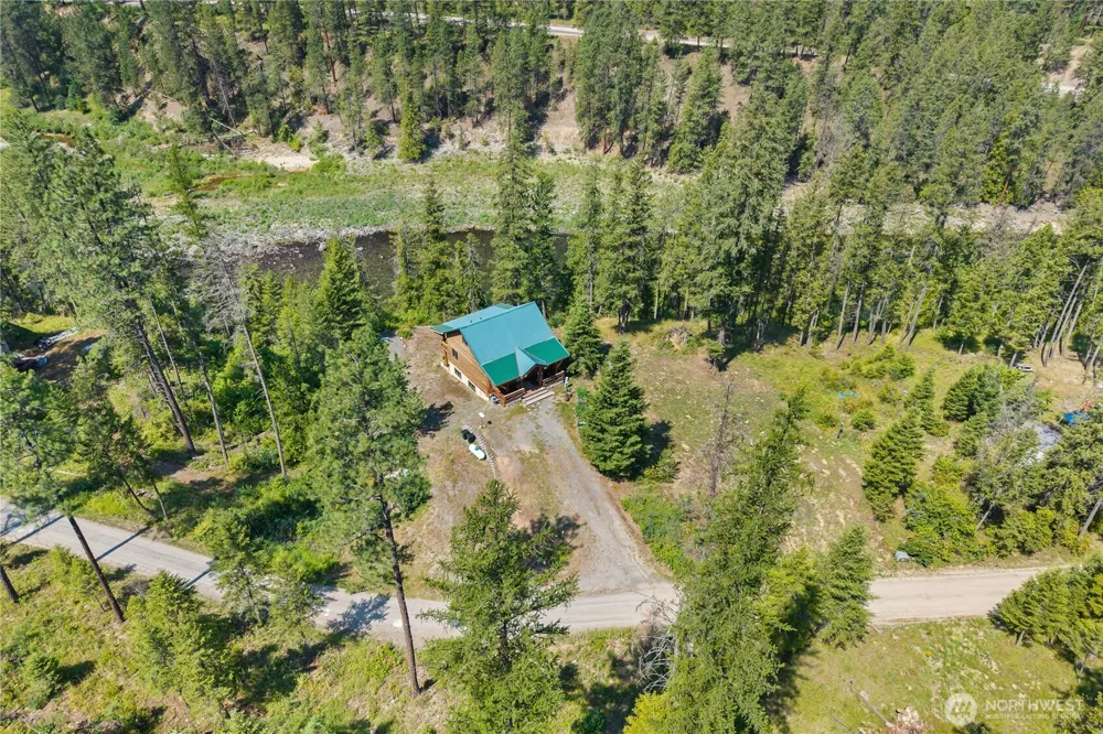 3733 V Sand Creek Road Kettle Falls, WA 99141