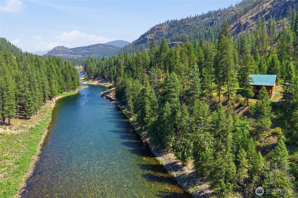 3733 V Sand Creek Road Kettle Falls, WA 99141