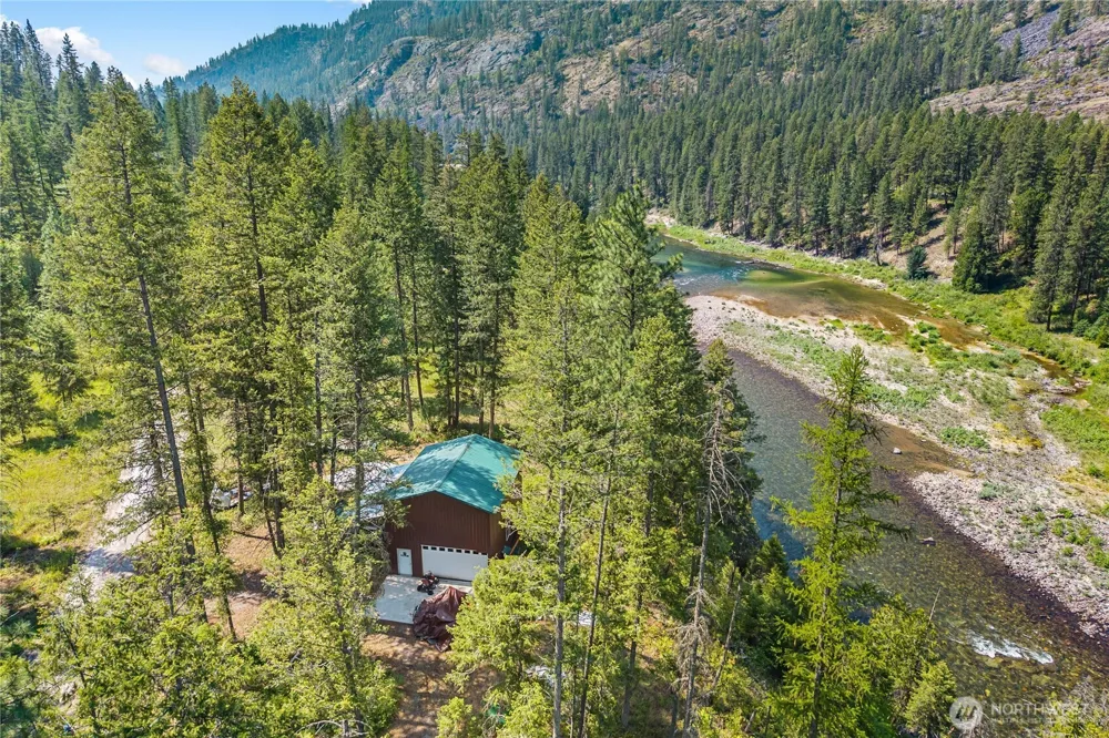 3733 V Sand Creek Road Kettle Falls, WA 99141