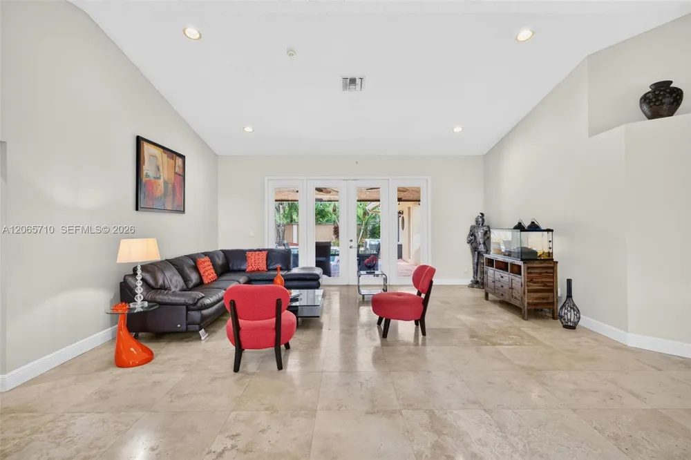 581 NW 110th Ave Plantation, FL 33324
