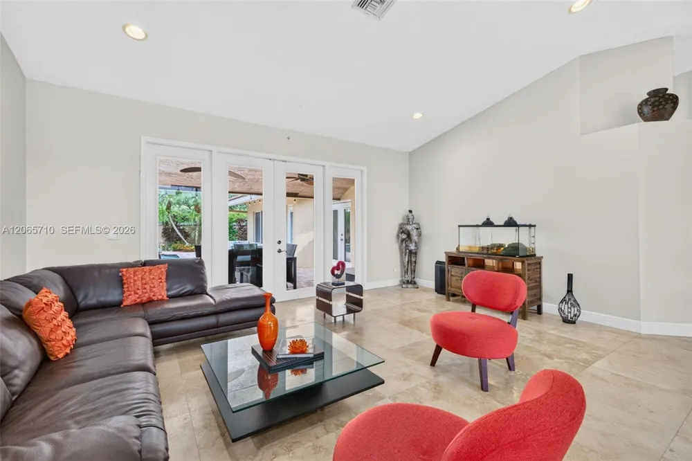 581 NW 110th Ave Plantation, FL 33324