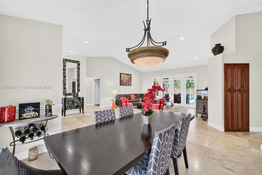 581 NW 110th Ave Plantation, FL 33324