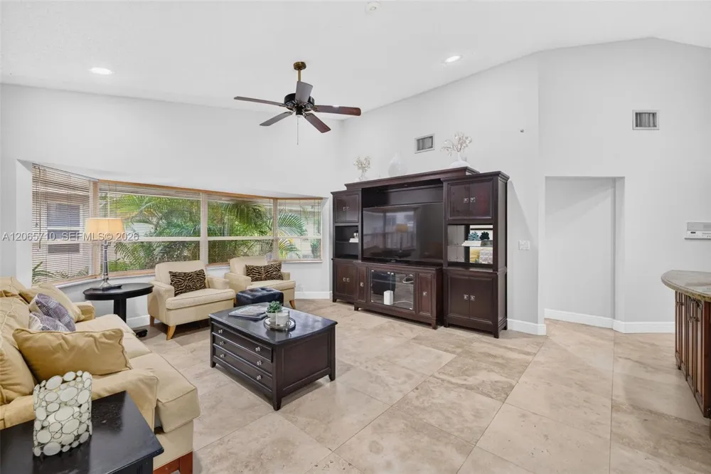 581 NW 110th Ave Plantation, FL 33324