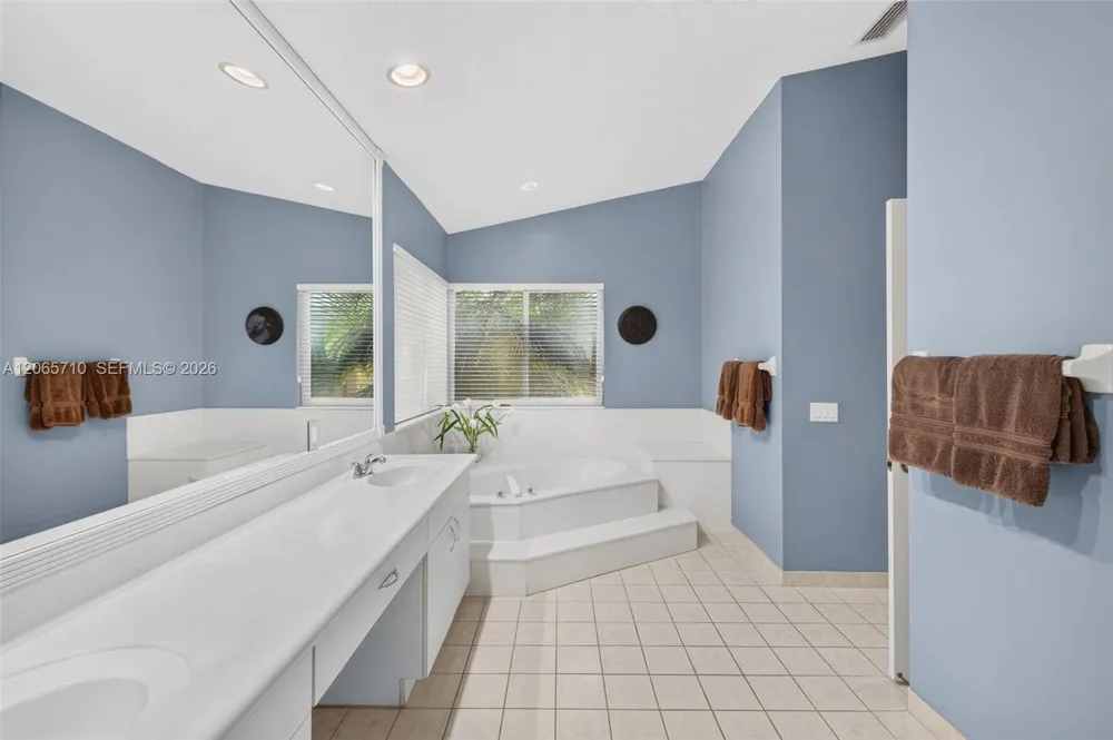 581 NW 110th Ave Plantation, FL 33324