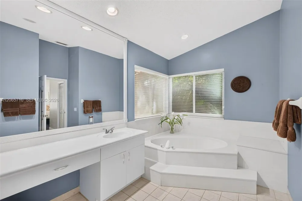 581 NW 110th Ave Plantation, FL 33324