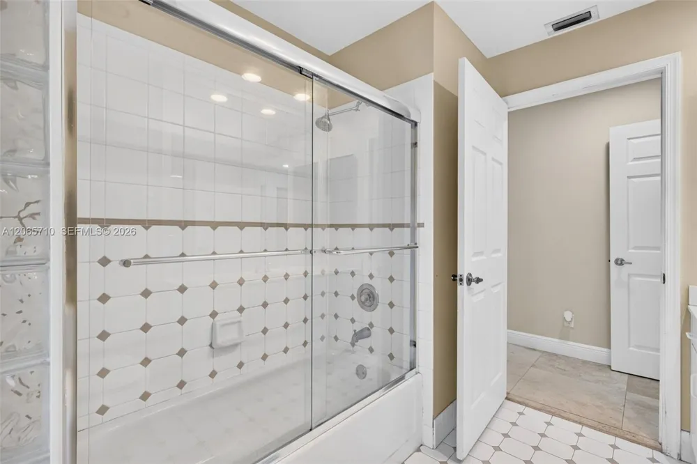 581 NW 110th Ave Plantation, FL 33324