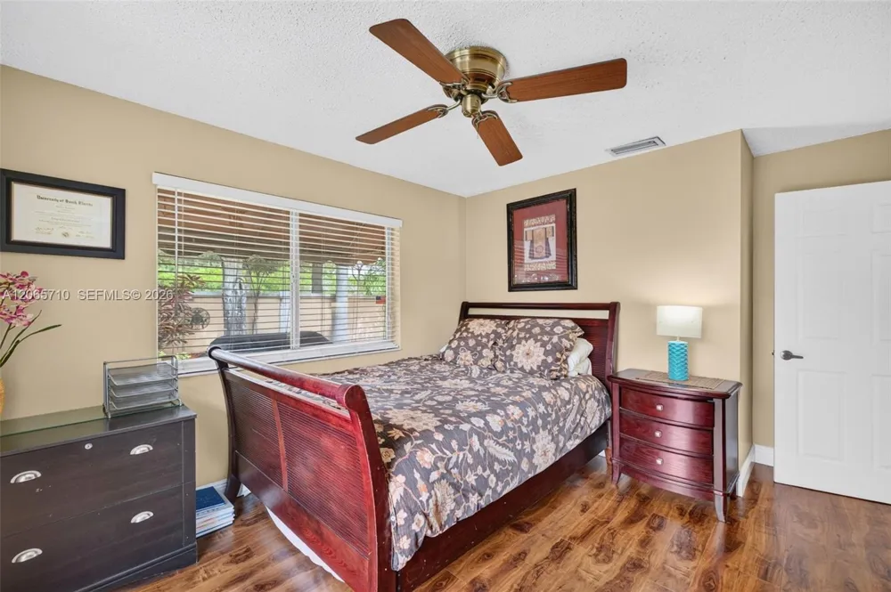581 NW 110th Ave Plantation, FL 33324