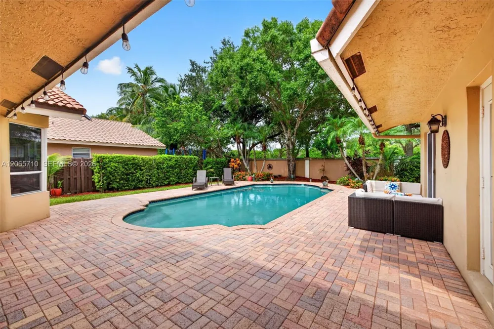 581 NW 110th Ave Plantation, FL 33324