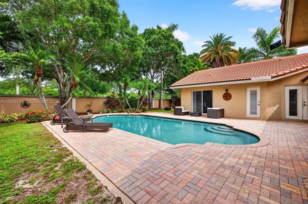 581 NW 110th Ave Plantation, FL 33324