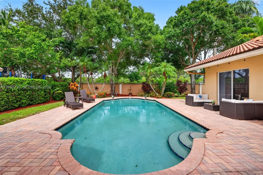 581 NW 110th Ave Plantation, FL 33324